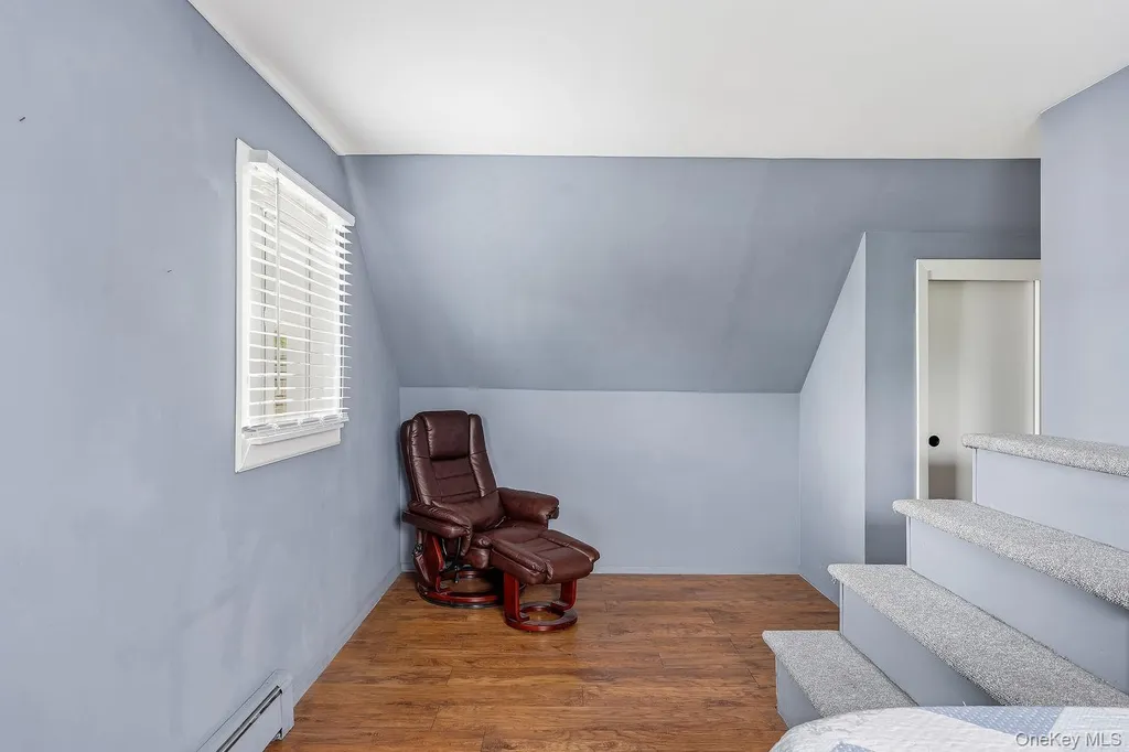 246 29th Street Lindenhurst NY 11757