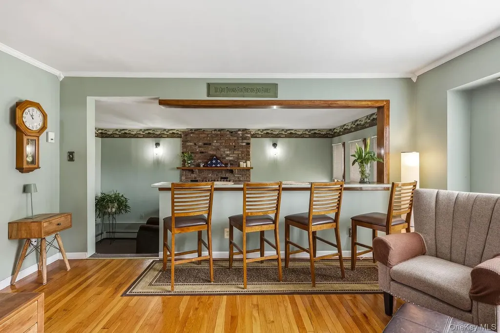 246 29th Street Lindenhurst NY 11757