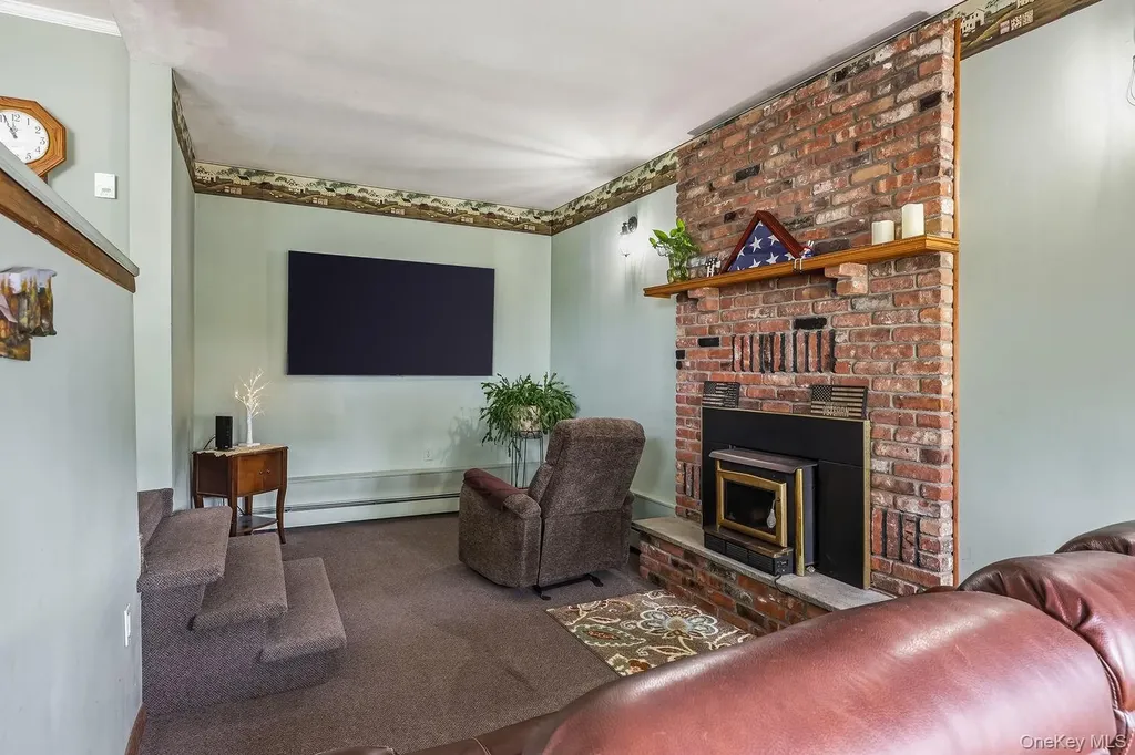 246 29th Street Lindenhurst NY 11757