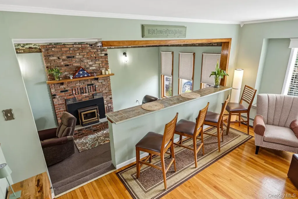 246 29th Street Lindenhurst NY 11757