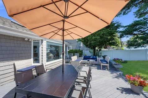 3 Nora Lane Plainview NY 11803