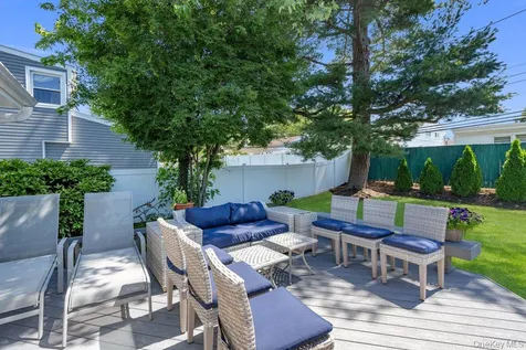 3 Nora Lane Plainview NY 11803