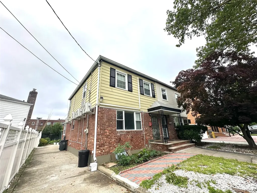 4744 199th Street Flushing NY 11358