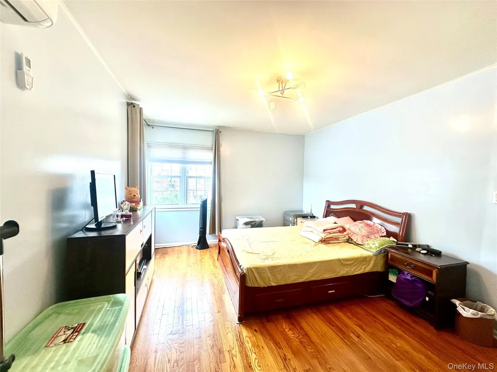 4744 199th Street Flushing NY 11358