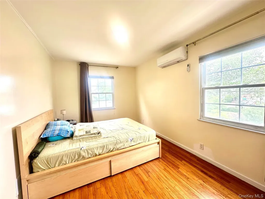 4744 199th Street Flushing NY 11358