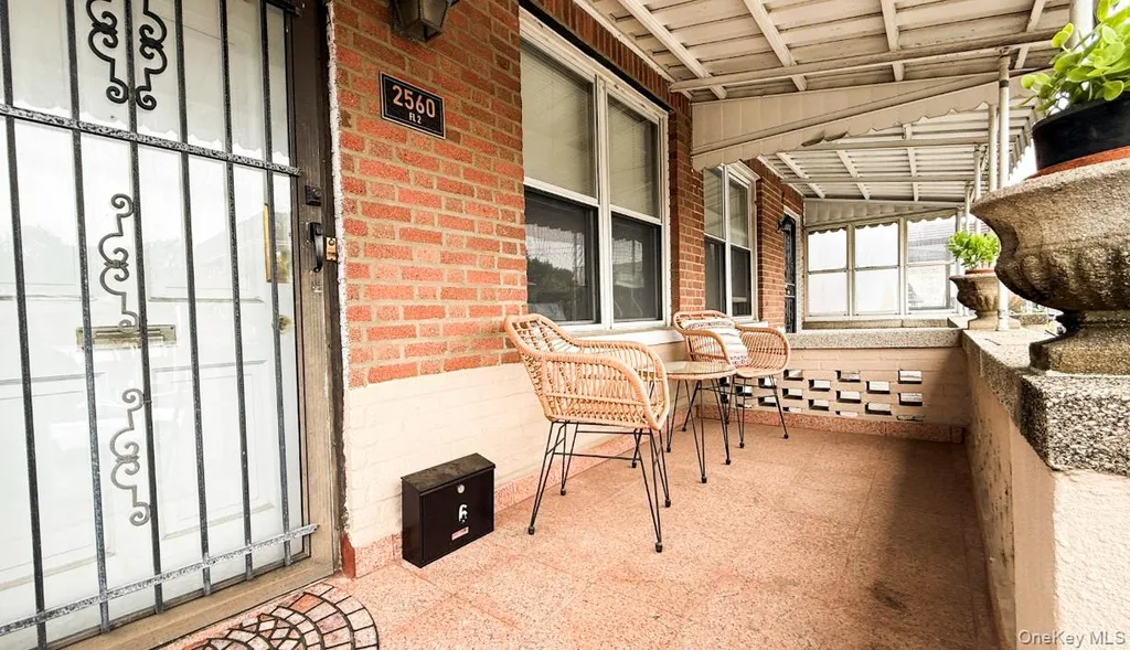 2560 49th Street Astoria NY 11103