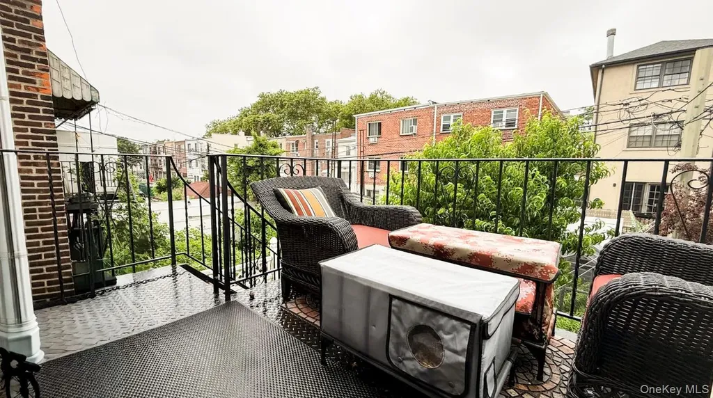 2560 49th Street Astoria NY 11103