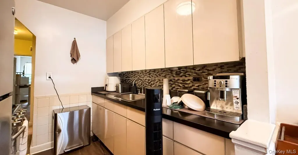 2560 49th Street Astoria NY 11103
