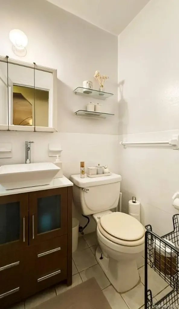 2560 49th Street Astoria NY 11103
