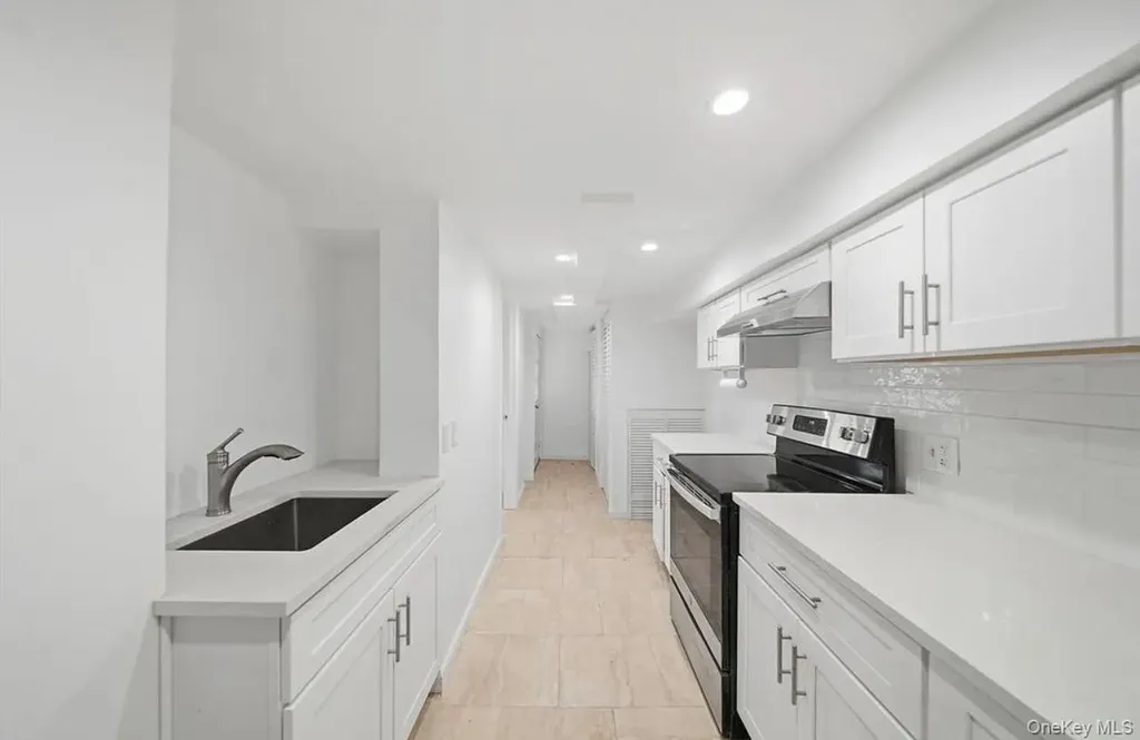4246 E Tremont Avenue Bronx NY 10465