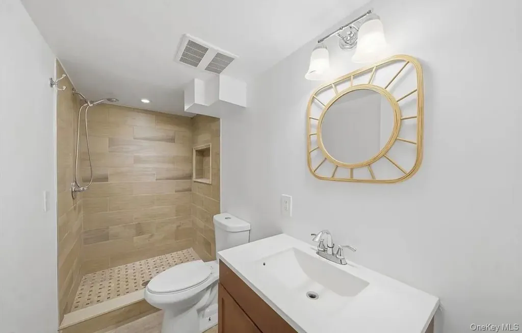 4246 E Tremont Avenue Bronx NY 10465