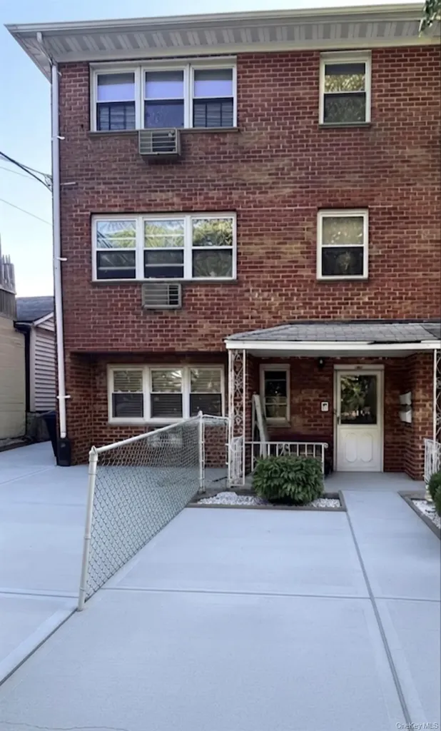 1011 Throggs Neck Expressway Bronx NY 10465