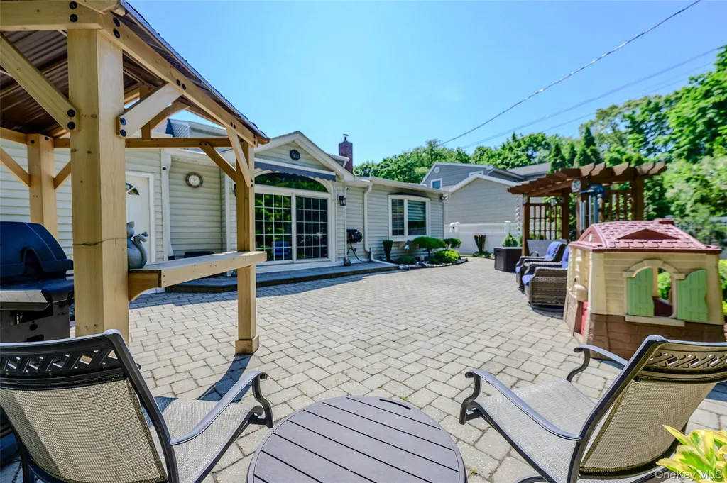 10 Dorset Lane Rockville Centre NY 11570
