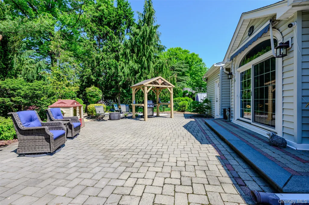 10 Dorset Lane Rockville Centre NY 11570