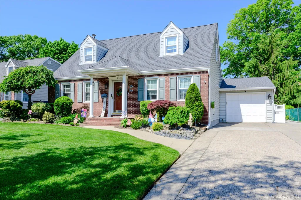 10 Dorset Lane Rockville Centre NY 11570