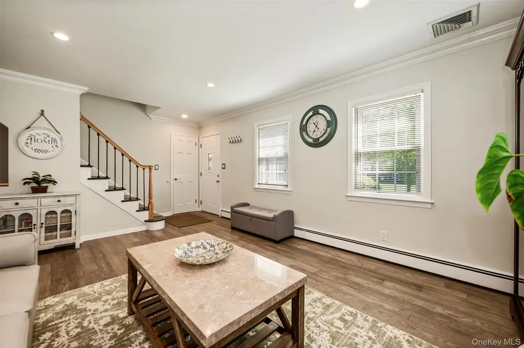 10 Dorset Lane Rockville Centre NY 11570