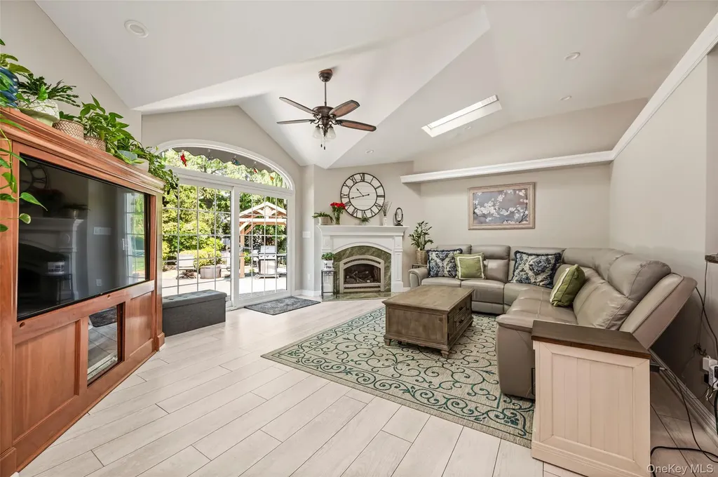 10 Dorset Lane Rockville Centre NY 11570