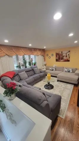 99 Cedar Road Amityville NY 11701