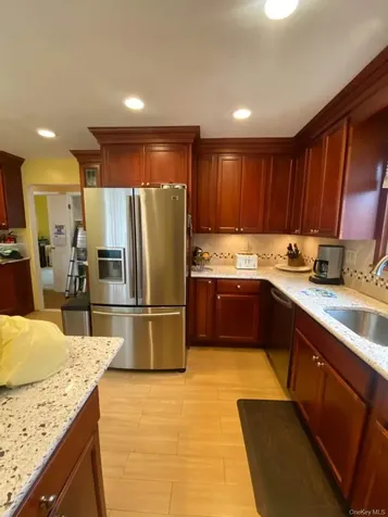 99 Cedar Road Amityville NY 11701