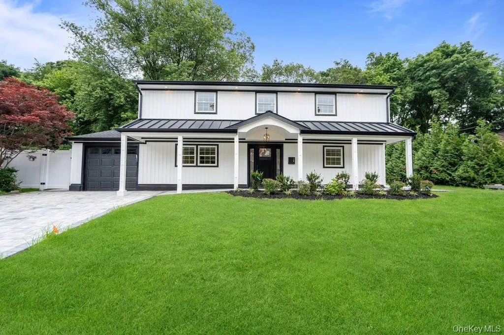 12 E Park Drive Old Bethpage NY 11804