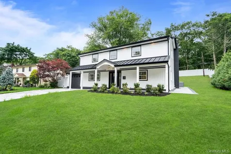 12 E Park Drive Old Bethpage NY 11804