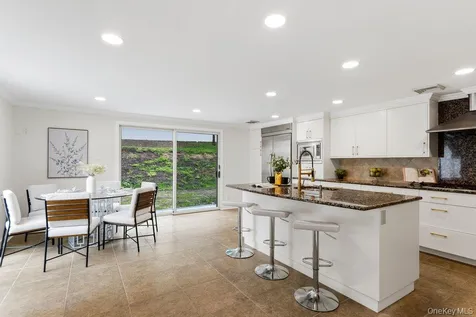 12 E Park Drive Old Bethpage NY 11804