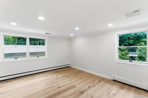12 E Park Drive Old Bethpage NY 11804