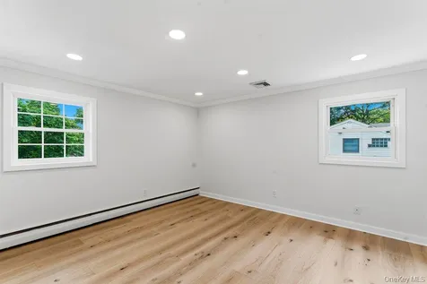12 E Park Drive Old Bethpage NY 11804