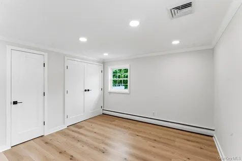 12 E Park Drive Old Bethpage NY 11804