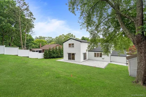 12 E Park Drive Old Bethpage NY 11804