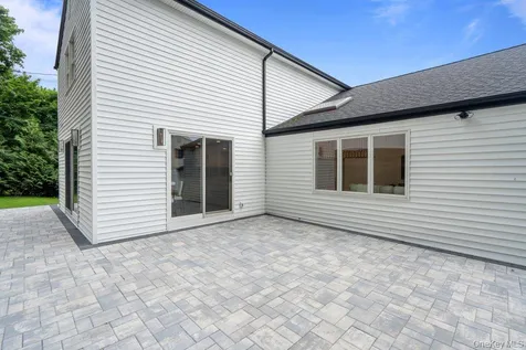 12 E Park Drive Old Bethpage NY 11804