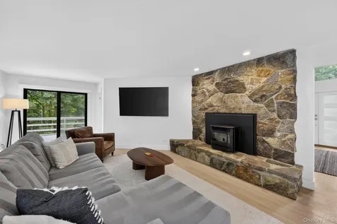 230 E Middle Patent Road Bedford NY 10506