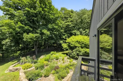 230 E Middle Patent Road Bedford NY 10506