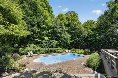 230 E Middle Patent Road Bedford NY 10506