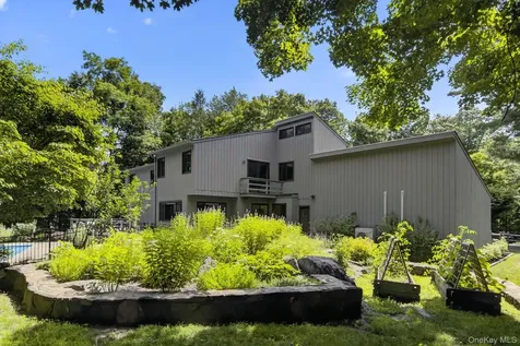 230 E Middle Patent Road Bedford NY 10506