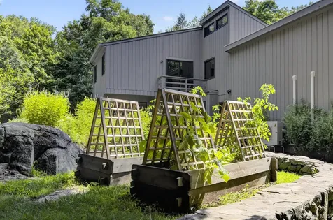 230 E Middle Patent Road Bedford NY 10506