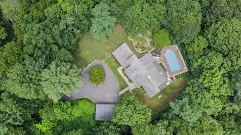 230 E Middle Patent Road Bedford NY 10506