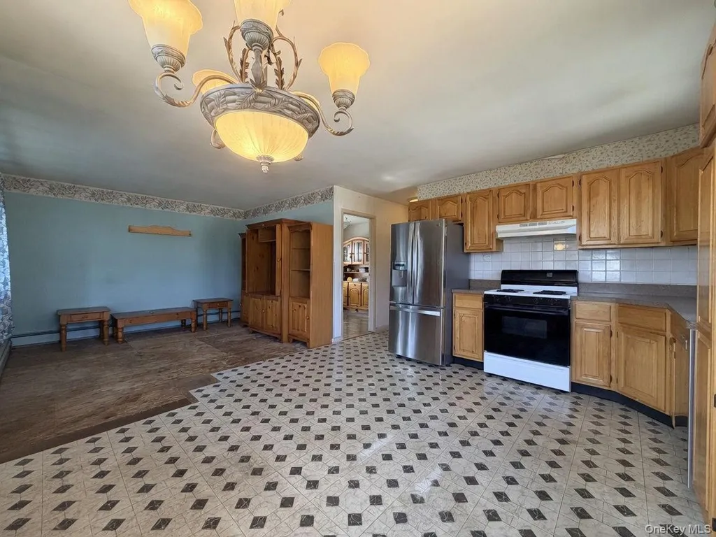 2851 Wilson Avenue Bellmore NY 11710