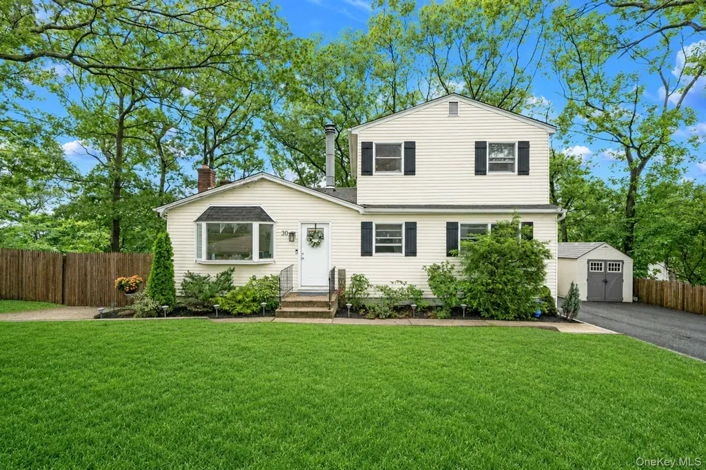 30 Sayville Road Sound Beach NY 11789