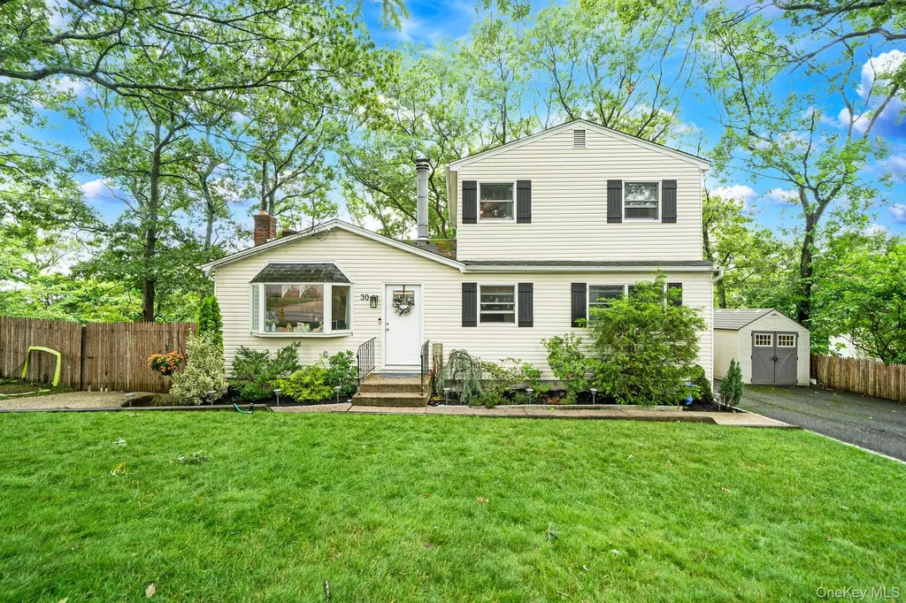 30 Sayville Road Sound Beach NY 11789