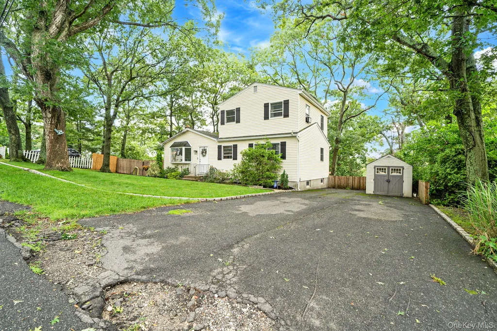 30 Sayville Road Sound Beach NY 11789