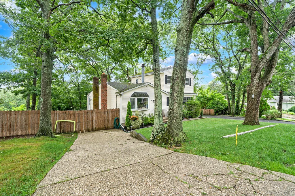 30 Sayville Road Sound Beach NY 11789