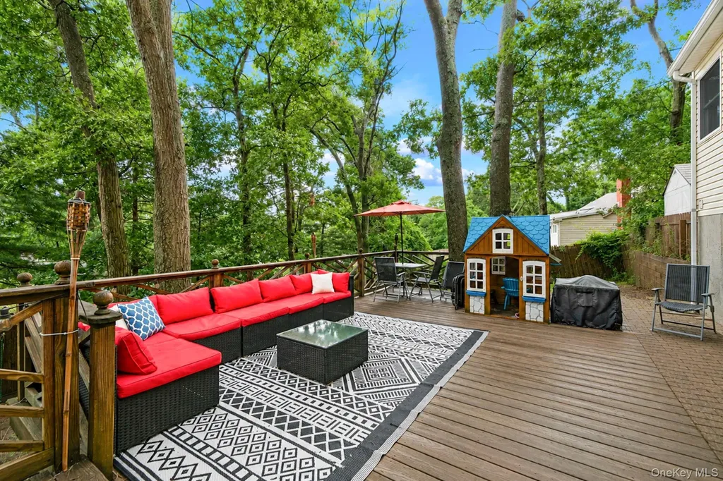 30 Sayville Road Sound Beach NY 11789