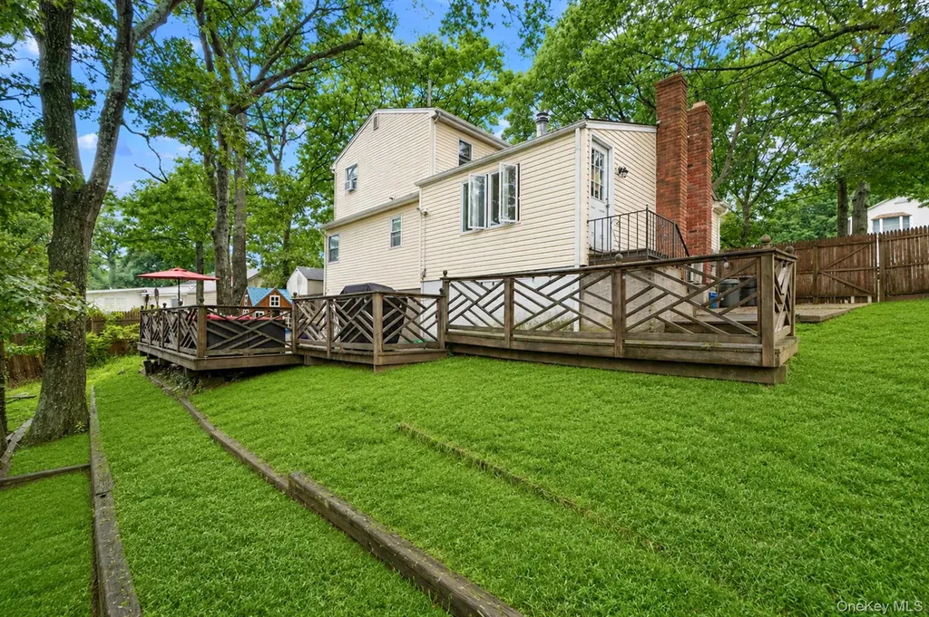 30 Sayville Road Sound Beach NY 11789