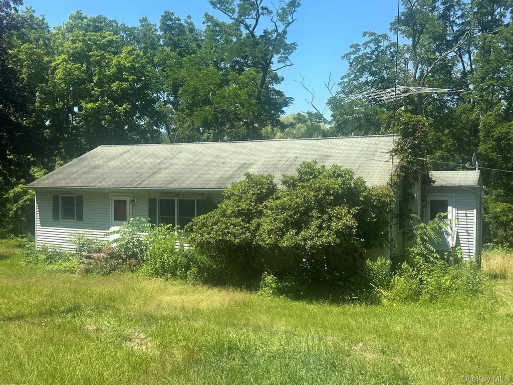 187 Allen Road Salt Point NY 12578