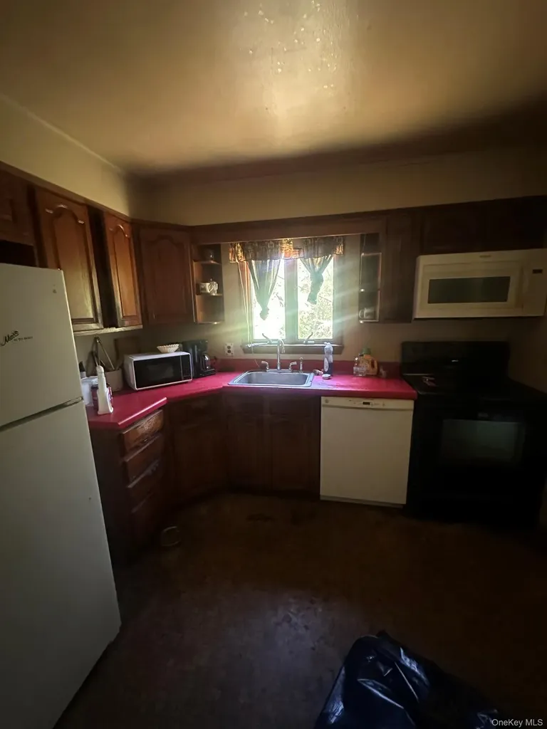 187 Allen Road Salt Point NY 12578