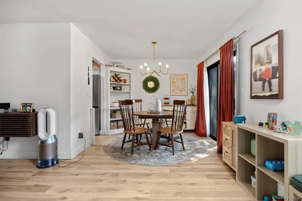 12 Amber Court Poughkeepsie NY 12603