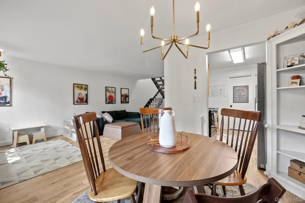 12 Amber Court Poughkeepsie NY 12603