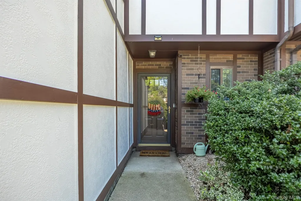 12 Amber Court Poughkeepsie NY 12603