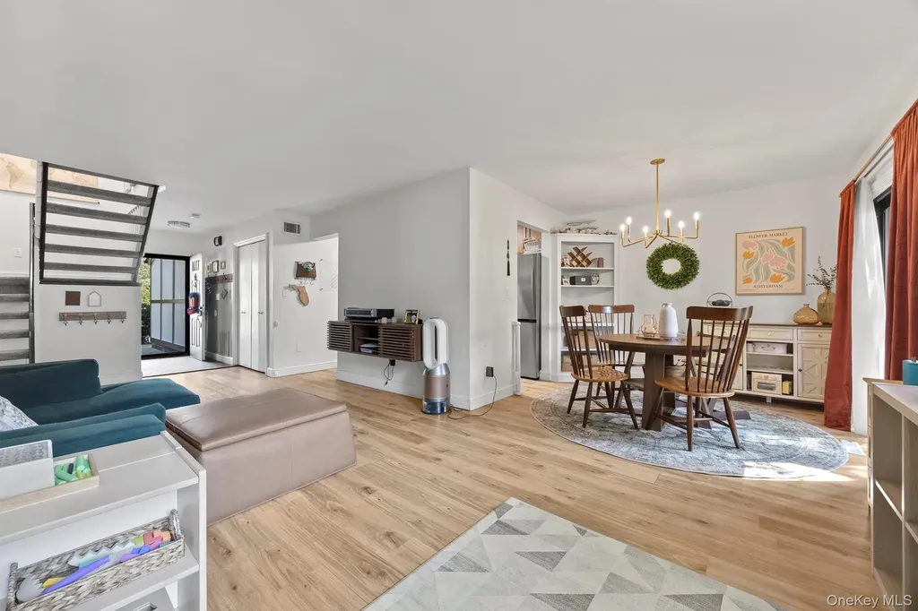 12 Amber Court Poughkeepsie NY 12603